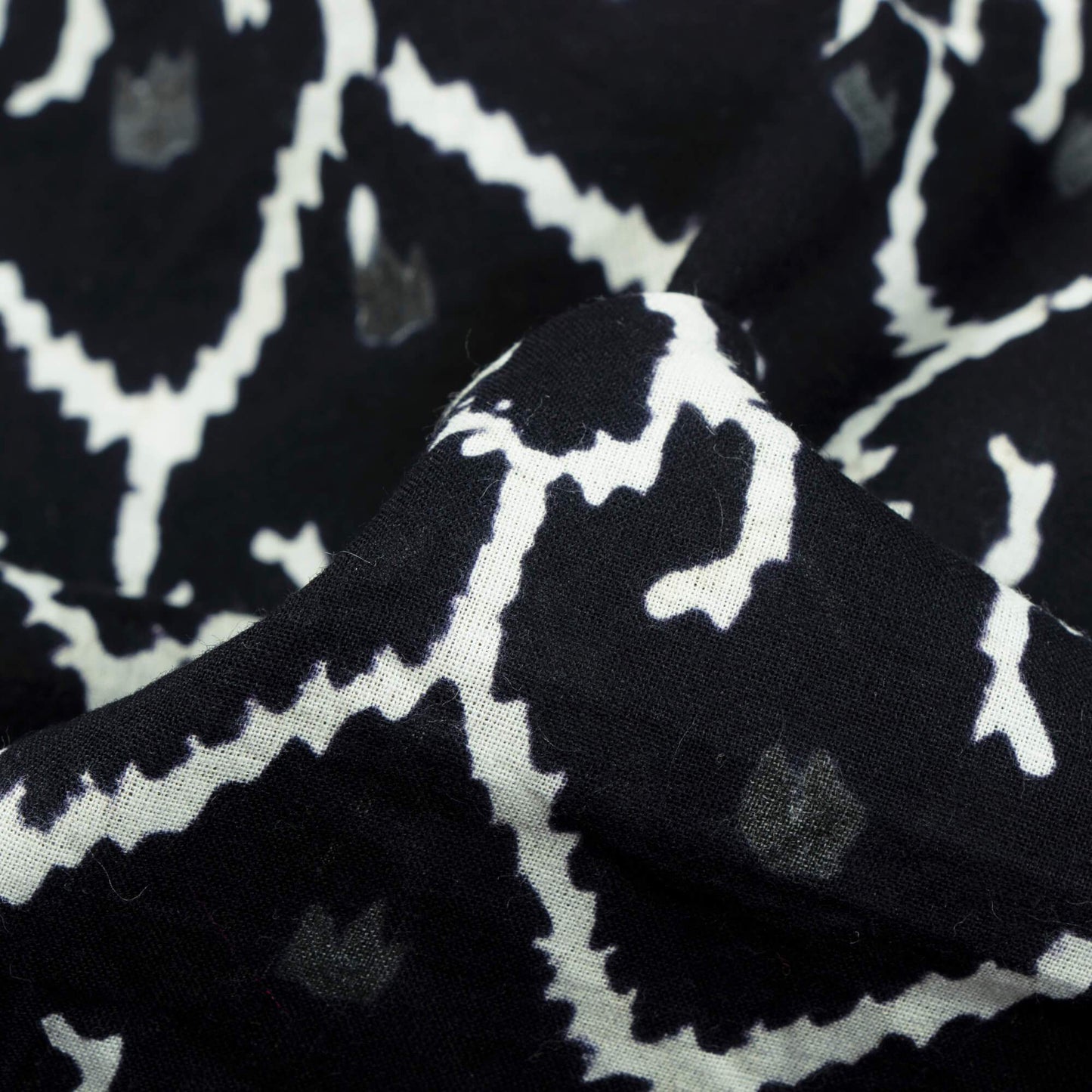 (Cut Piece 0.7 Mtr) Monochrome Ikat Pattern Handblock Cotton Fabric