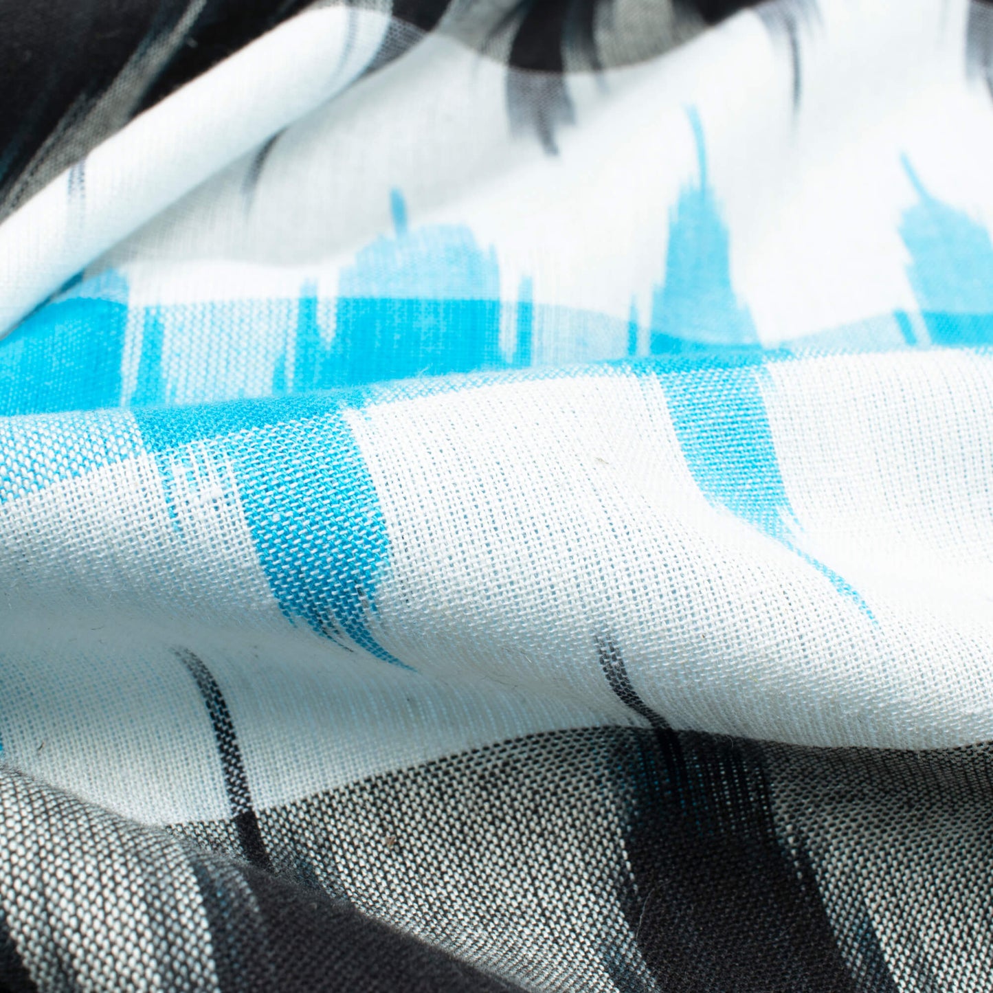 White And Sky Blue Chevron Pattern Woven Pre-Washed Cotton 3D Ikat Fabric