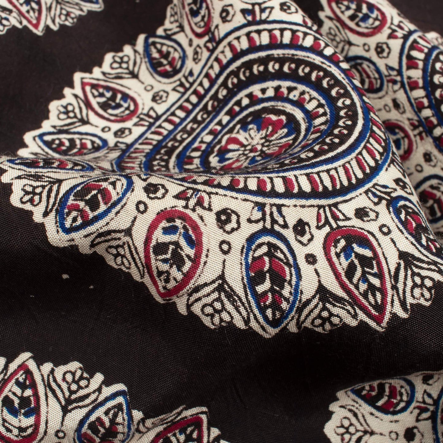 (Cut Piece 1.5 Mtr) Black And Beige Traditional Pattern Printed Kalamkari Cotton Silk Fabric