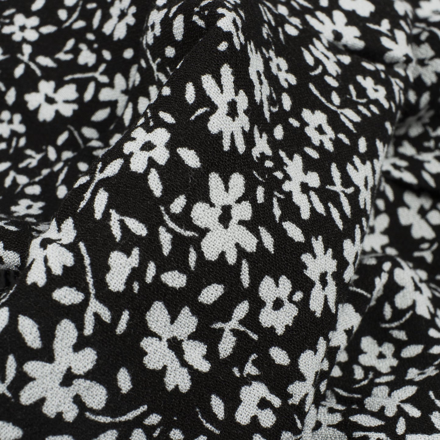 (Cut Piece 0.6 Mtr) Black And White Floral Pattern Screen Print Viscose Moss Crepe Fabric (Width 52 Inches)