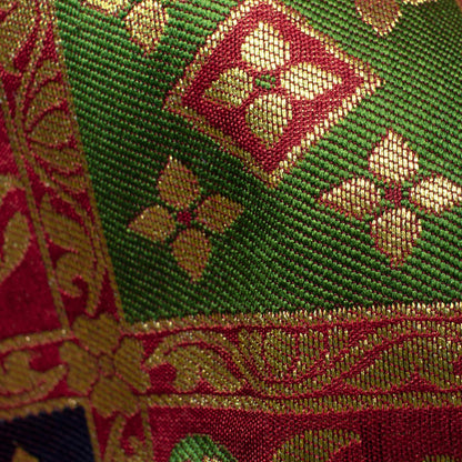 Maroon And Navy Blue Checks Pattren Zari Jacquard Banarasi Taffeta Silk Fabric
