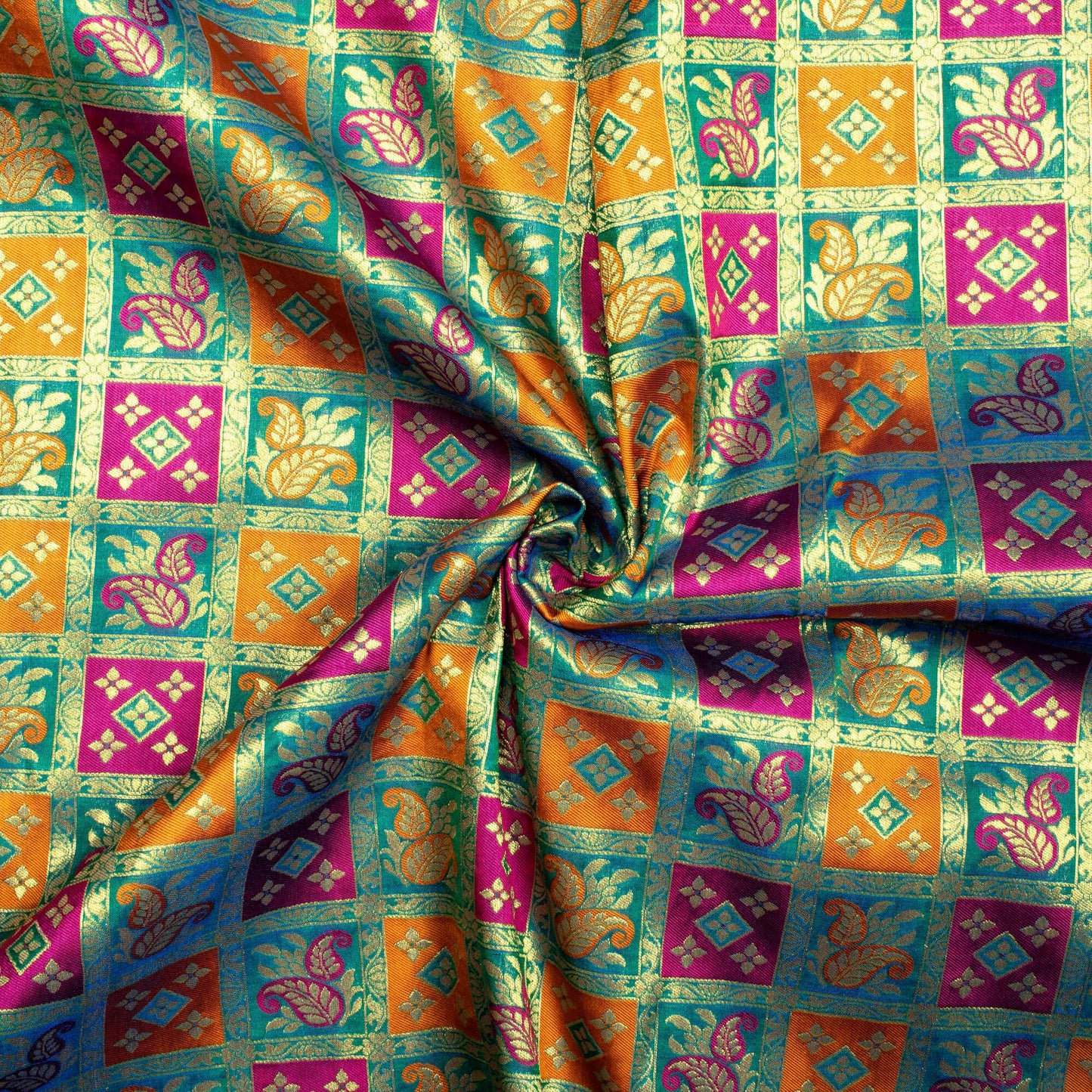 Green And Magenta Pink Checks Pattren Zari Jacquard Banarasi Taffeta Silk Fabric