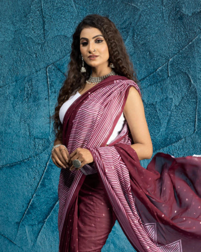 Maroon And White Daman Pattern Booti Sequins Digital Print Georgette Saree With Tassels