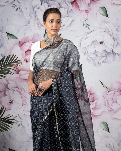 Black And White Bandhanii Pattern Shimmer Tisshu Saree With Zari Border