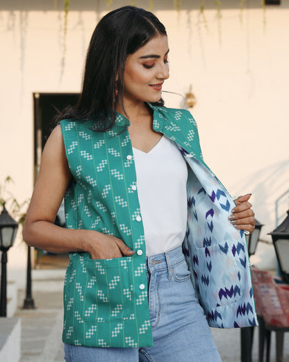 Devi Drape: Women's Ikkat Printed Reversible Jacket