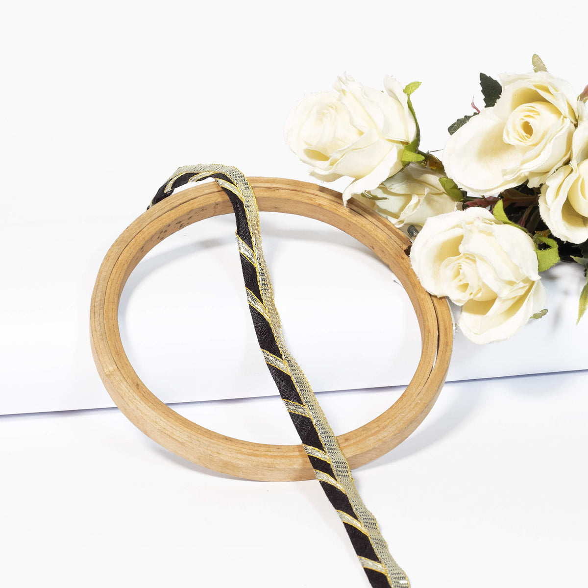 Black Stripes Pattern Zari Work Lace (9 Mtr)