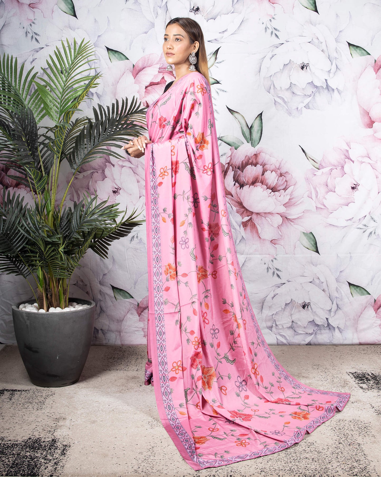 Persian Pink And Red Floral Pattern Digital Print Crepe Silk Saree