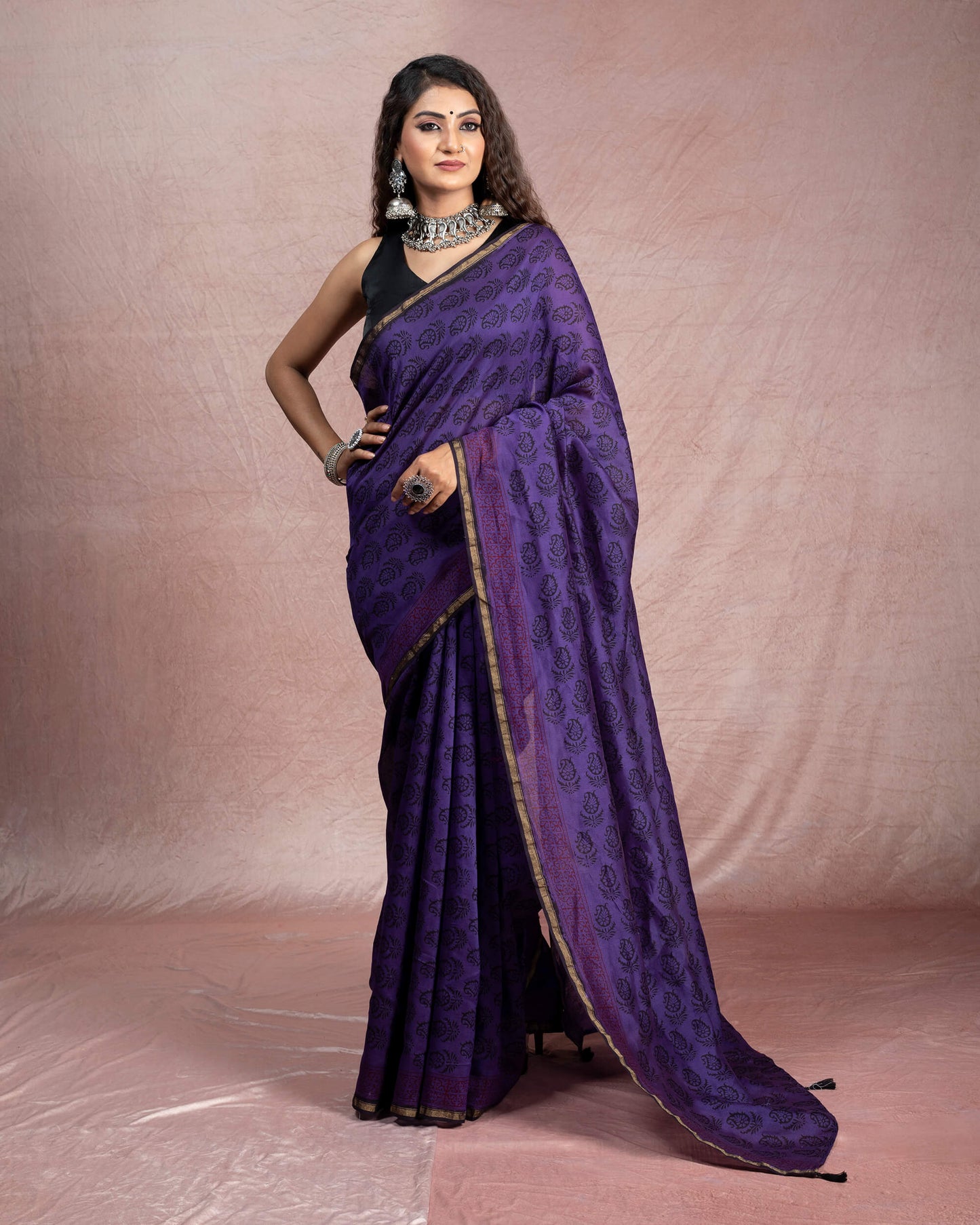 Dark Purple And Black Paisley Pattern HandBlock Natural Dye Zari Bordered Bagh Print Pure Maheshwari Silk Saree With Tassles