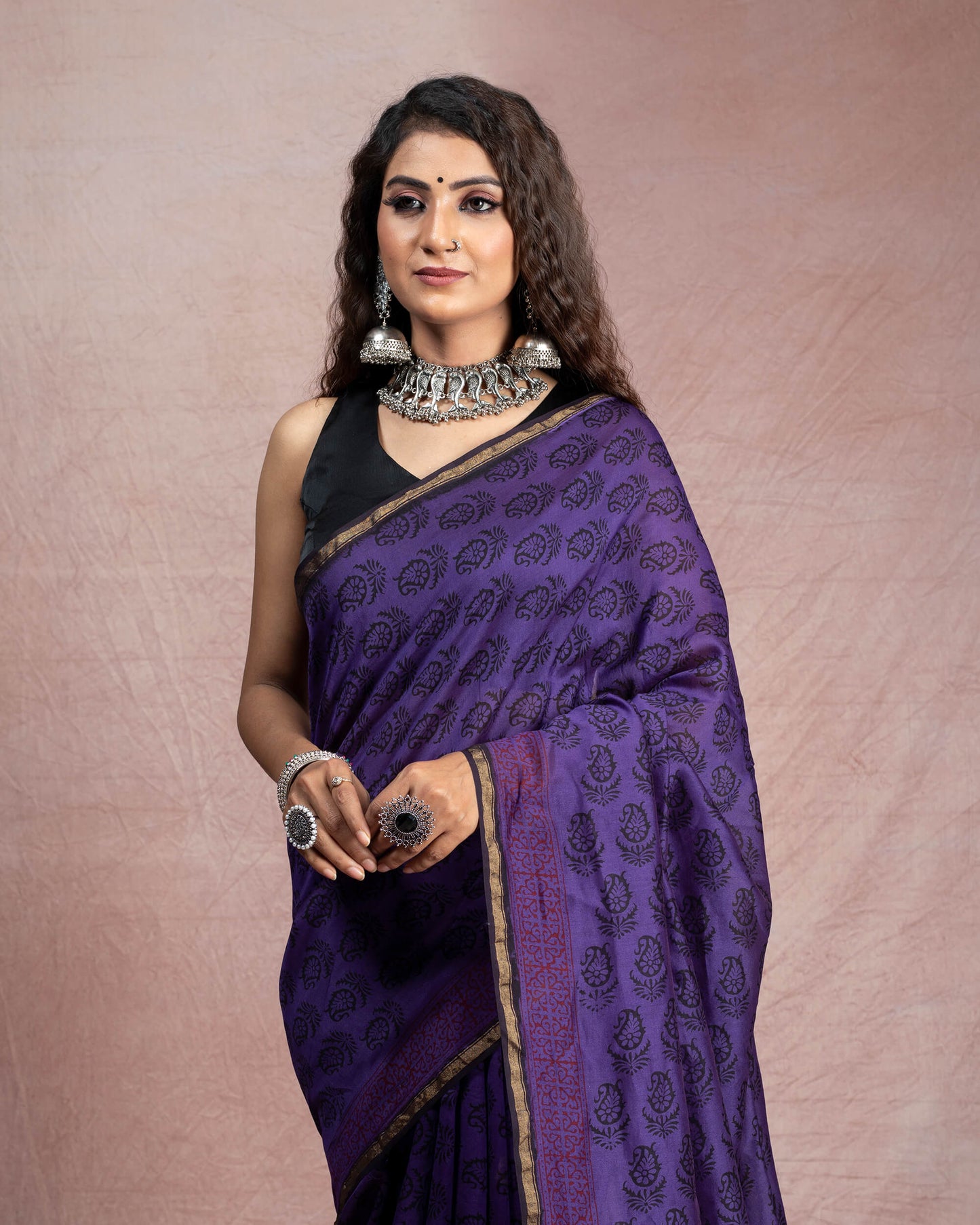 Dark Purple And Black Paisley Pattern HandBlock Natural Dye Zari Bordered Bagh Print Pure Maheshwari Silk Saree With Tassles