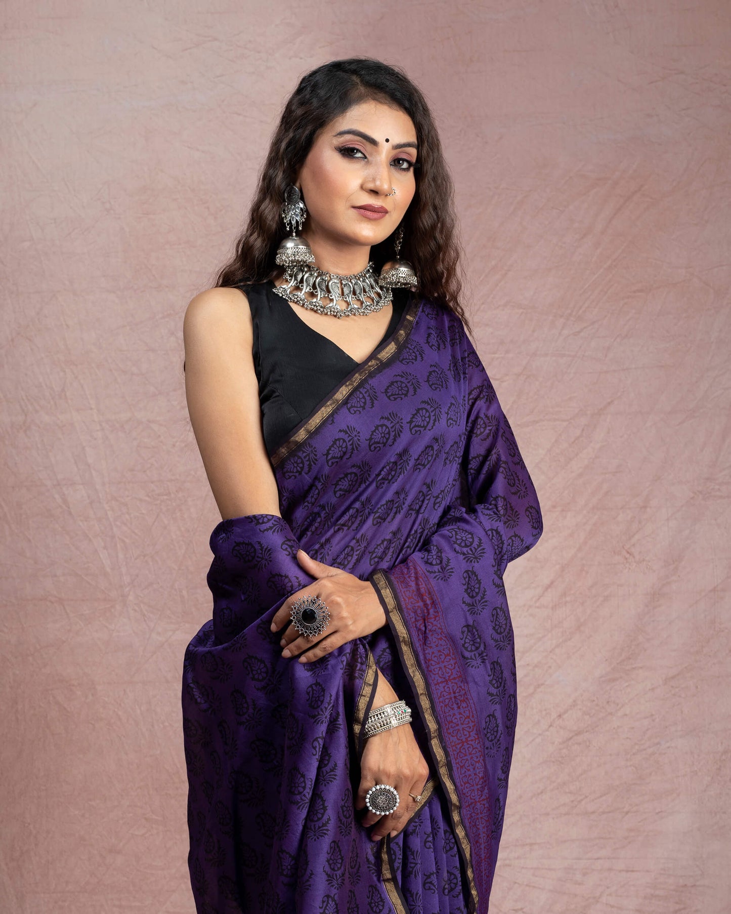 Dark Purple And Black Paisley Pattern HandBlock Natural Dye Zari Bordered Bagh Print Pure Maheshwari Silk Saree With Tassles