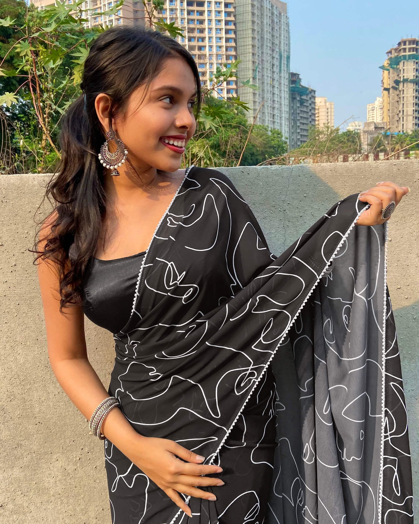 Black And White Abstract Pattern Digital Print Georgette Saree With Pearl Work Lace Border