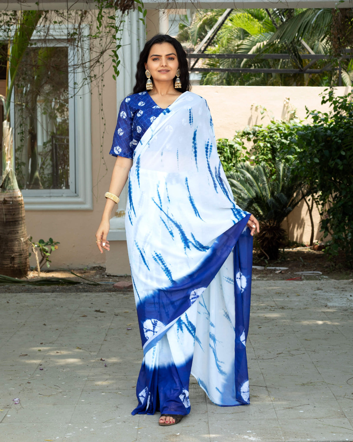 Pastel Blue & Navy Blue Shiiborii Pattern Digital Print Georgette Saree