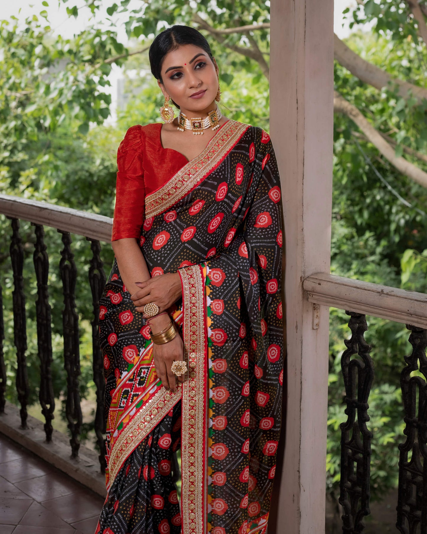 Black And Red Bandhani Pattern Digital Print Georgette Satin Saree With Premium Lace