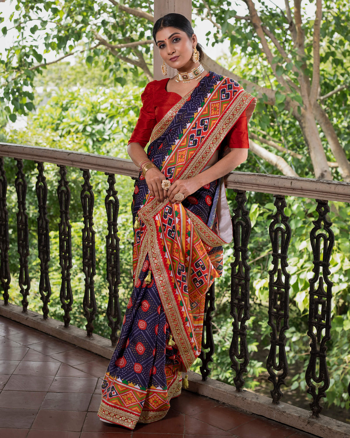 Navy Blue And Red Bandhanii Pattern Digital Print Georgette Satin Saree With Premium Lace