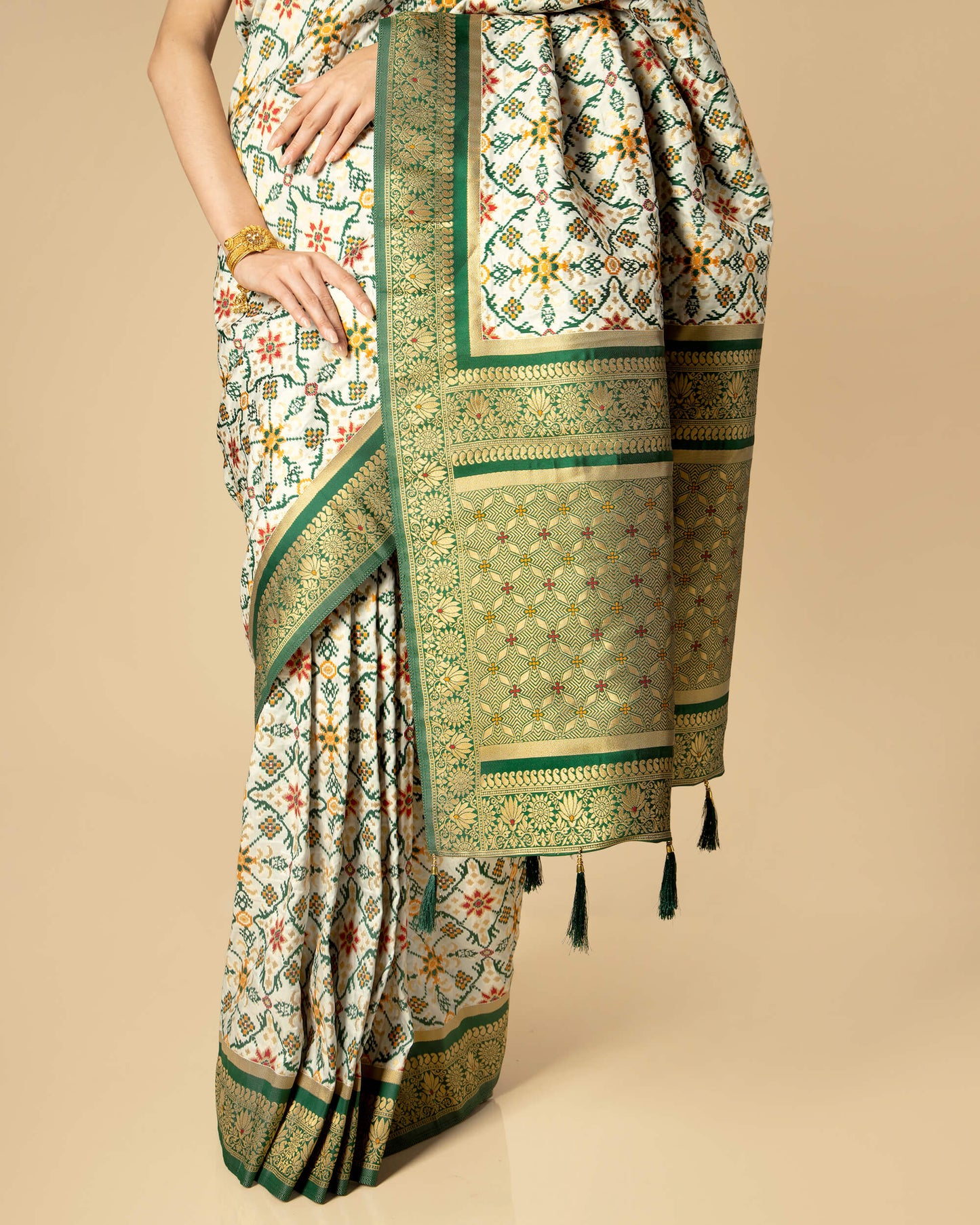 Green Patola Traditional Jacquard Pallu Work Exclusive Silk Saree