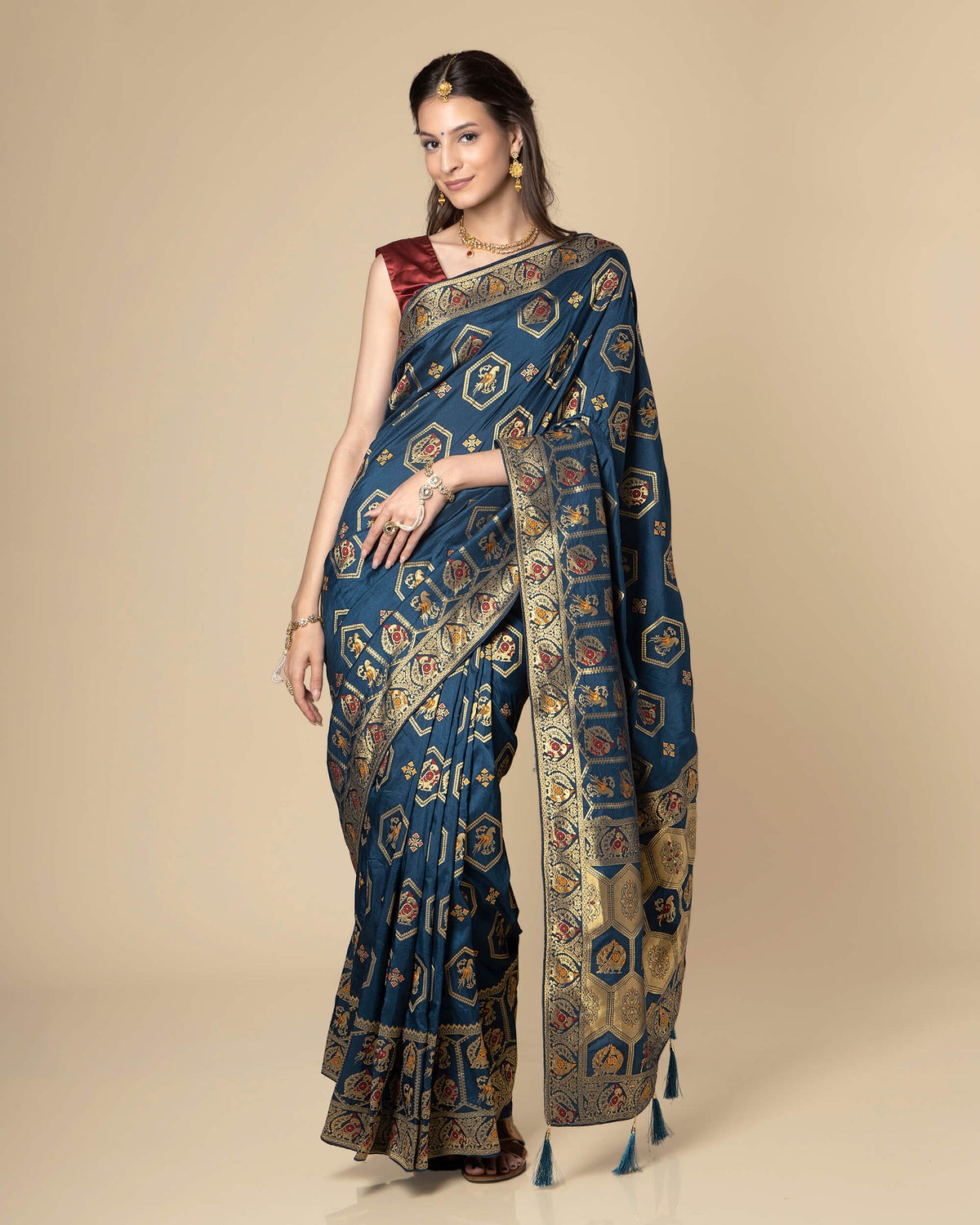 Navy Blue Traditional Golden Pallu Jacquard Work Exclusive Silk Saree