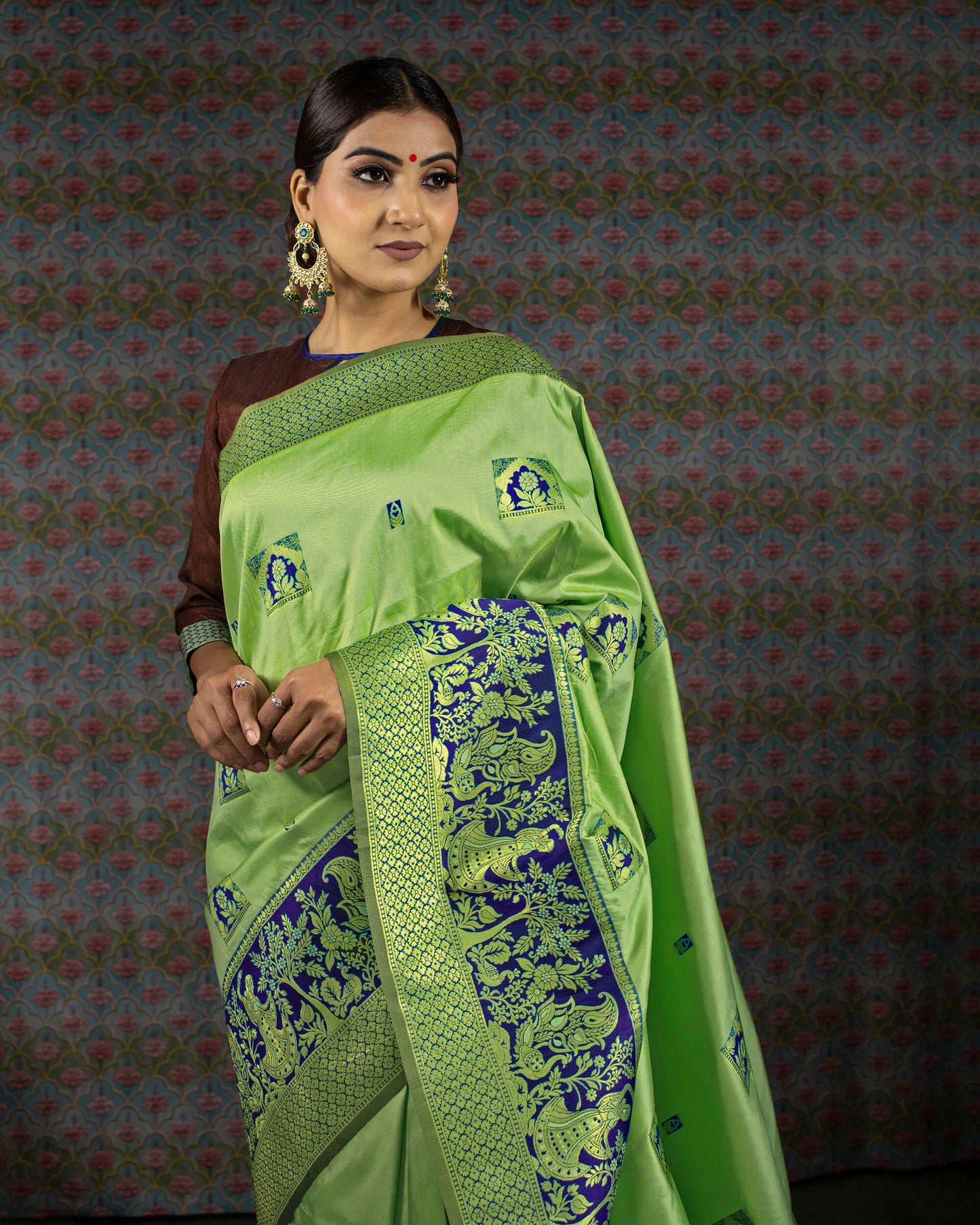 Parakeet Green And Navy Blue Floral Pattern Zari Jacquard Bordered Premium Banarasi Silk Saree With Blouse