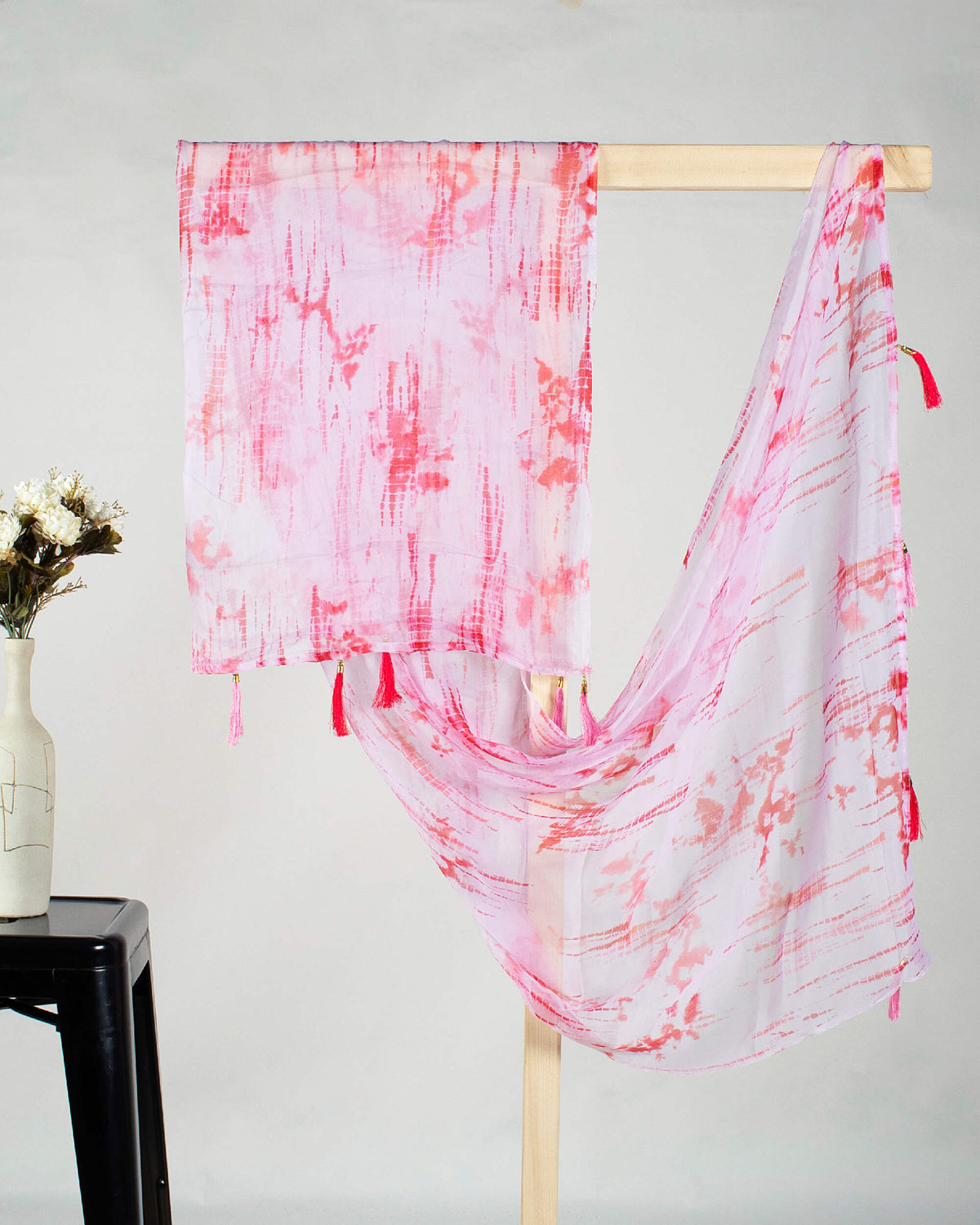 White And Pink Shibori Pattern Digital Print Bemberg Chiffon Dupatta With Tassels - Fabcurate